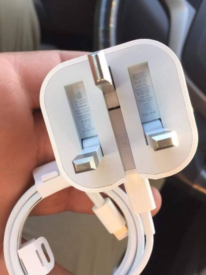 Chargeur iPhone 35w englaise